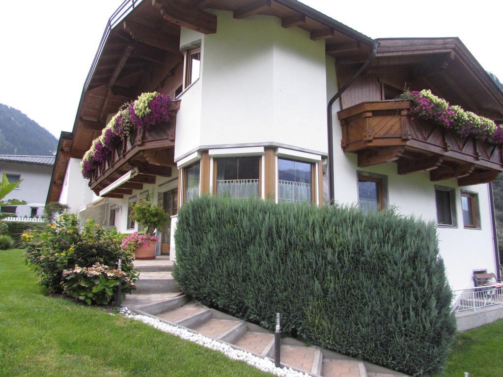 Апартаменти Haus Egger Нойштіфт-ім-Штубайталь Номер фото