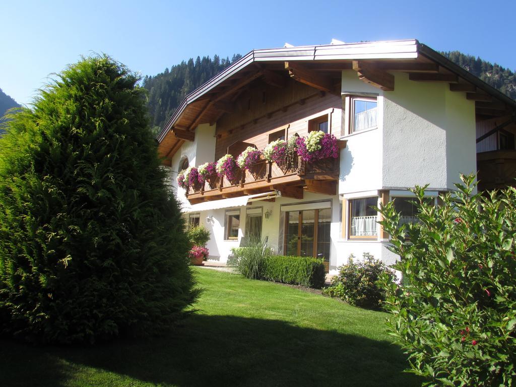 Апартаменти Haus Egger Нойштіфт-ім-Штубайталь Екстер'єр фото