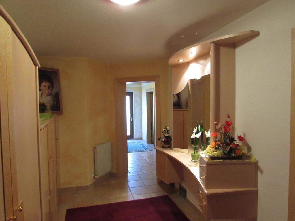 Апартаменти Haus Egger Нойштіфт-ім-Штубайталь Номер фото