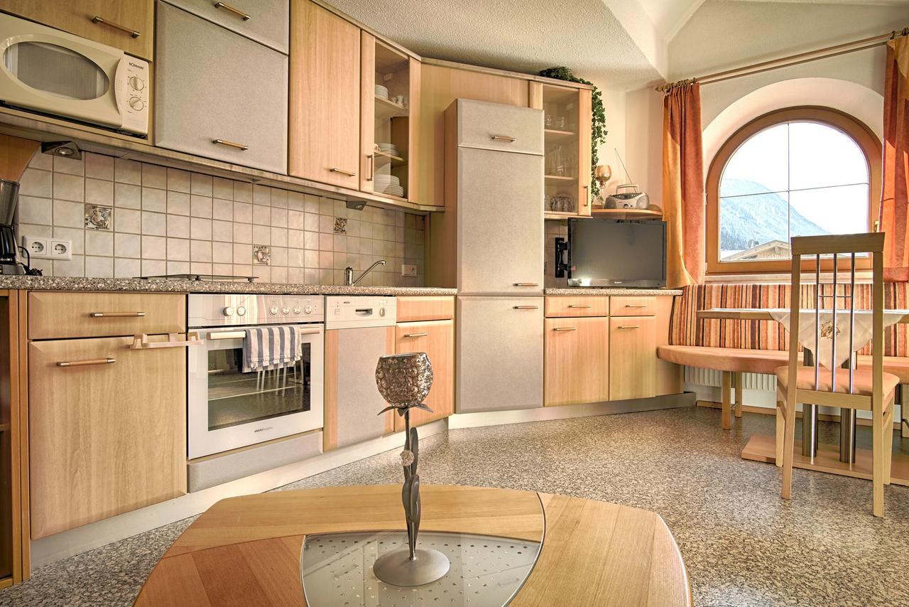 Апартаменти Haus Egger Нойштіфт-ім-Штубайталь Номер фото